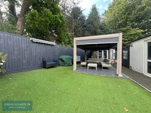 Covered Seating area- click for photo gallery